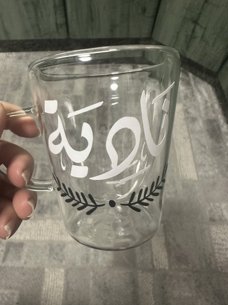 أسود